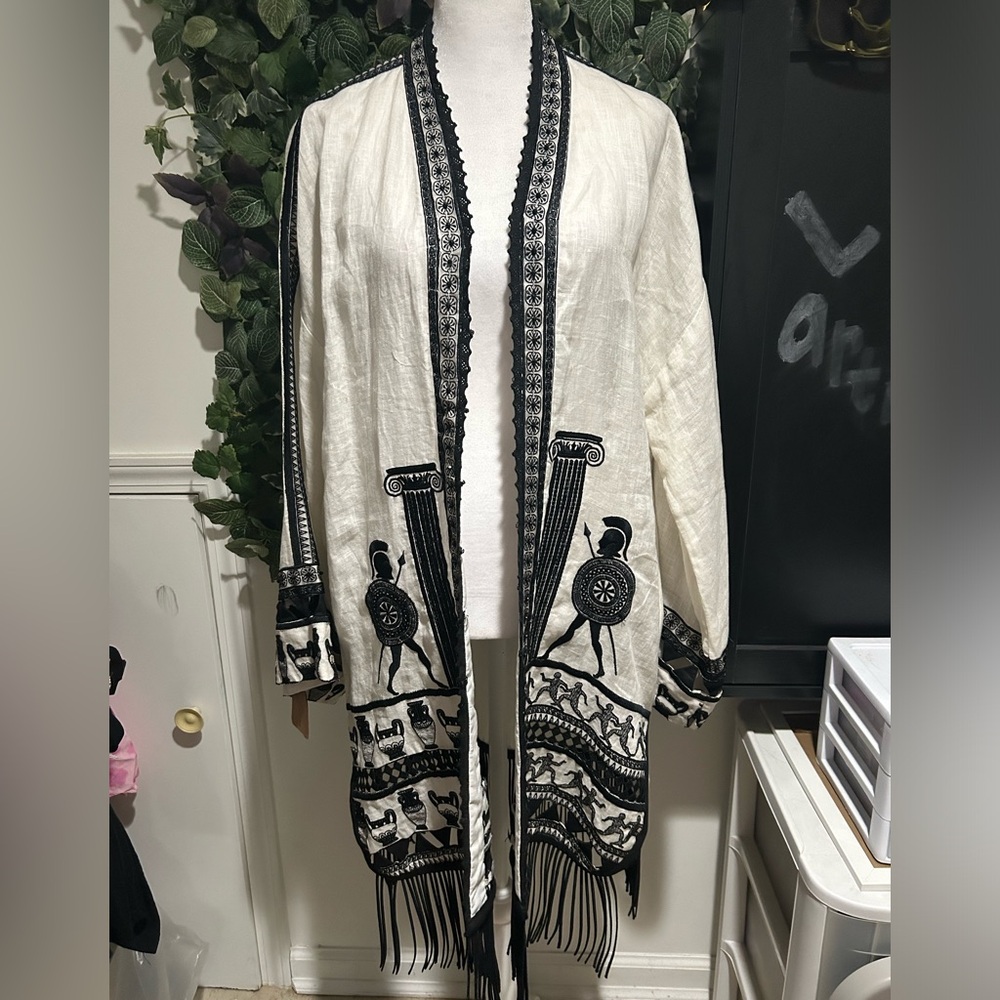 NWT Elan Ital Cream Grecian Shawl